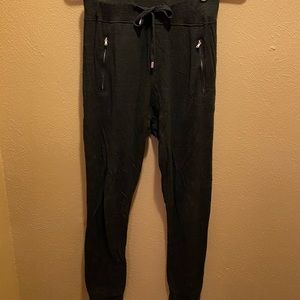 Grey/black joggers with pockets